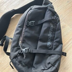 Patagonia Black Atom 8L Sling Bag